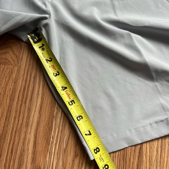 Nike Dri Fit Women’s Golf Shorts Light Gray/ off white size 14 - Picture 8 of 9